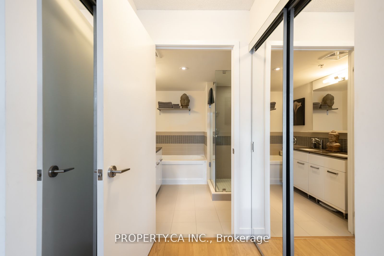 295 Adelaide St W, #1804
