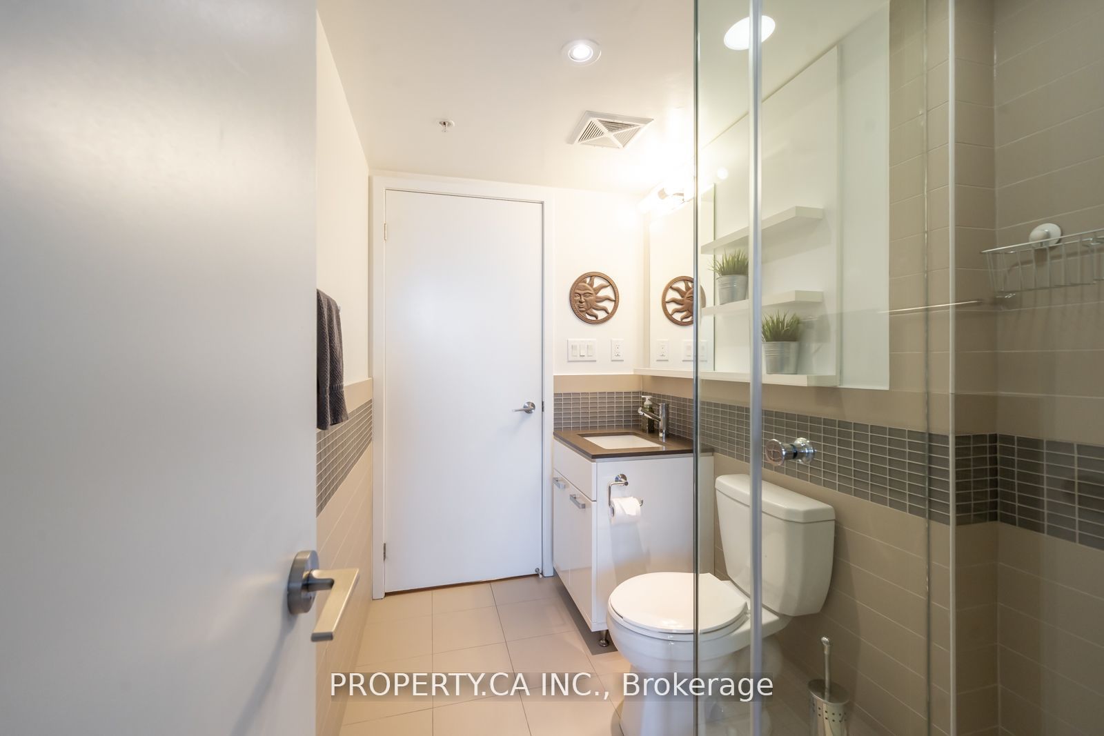 295 Adelaide St W, #1804
