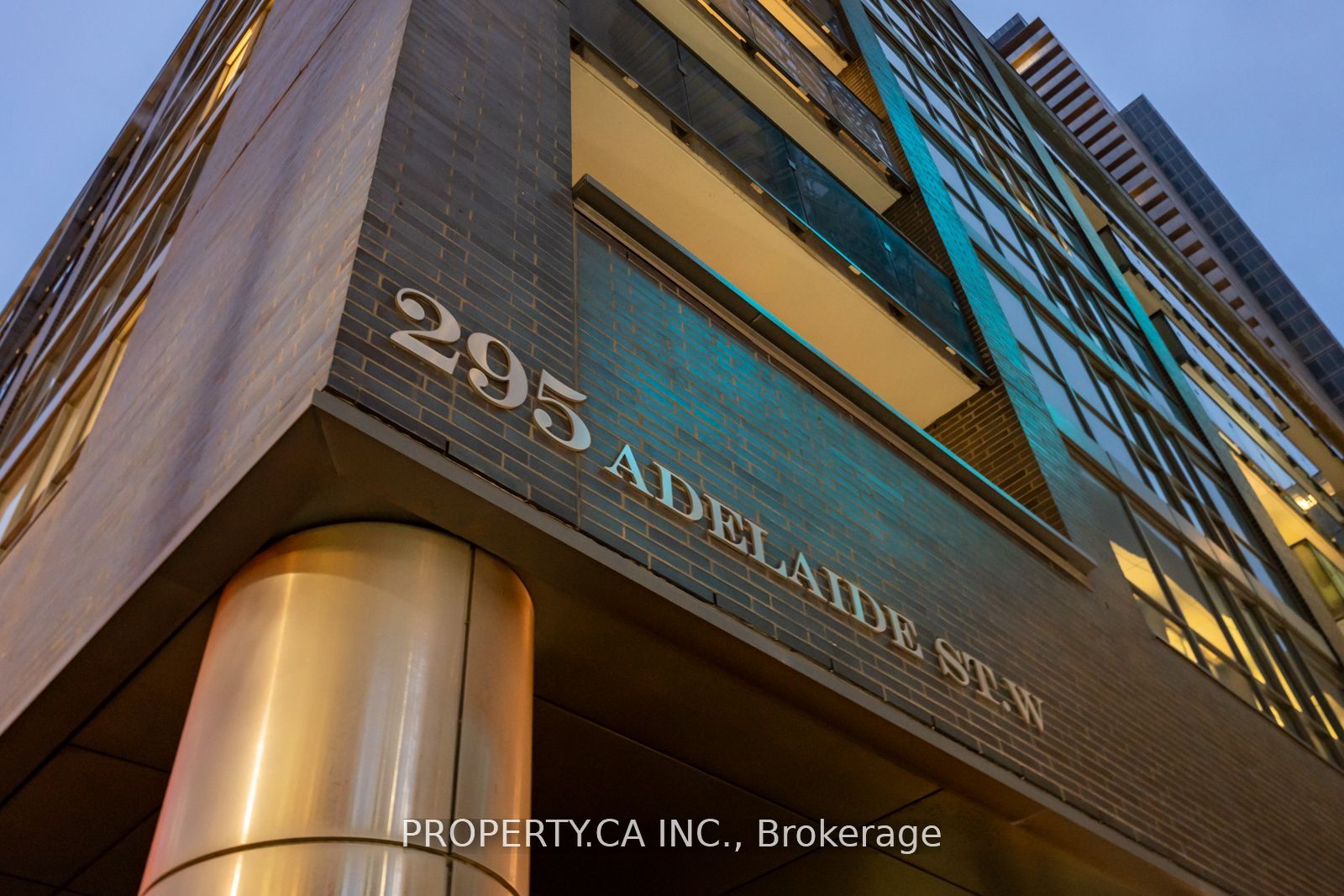 295 Adelaide St W, #1804