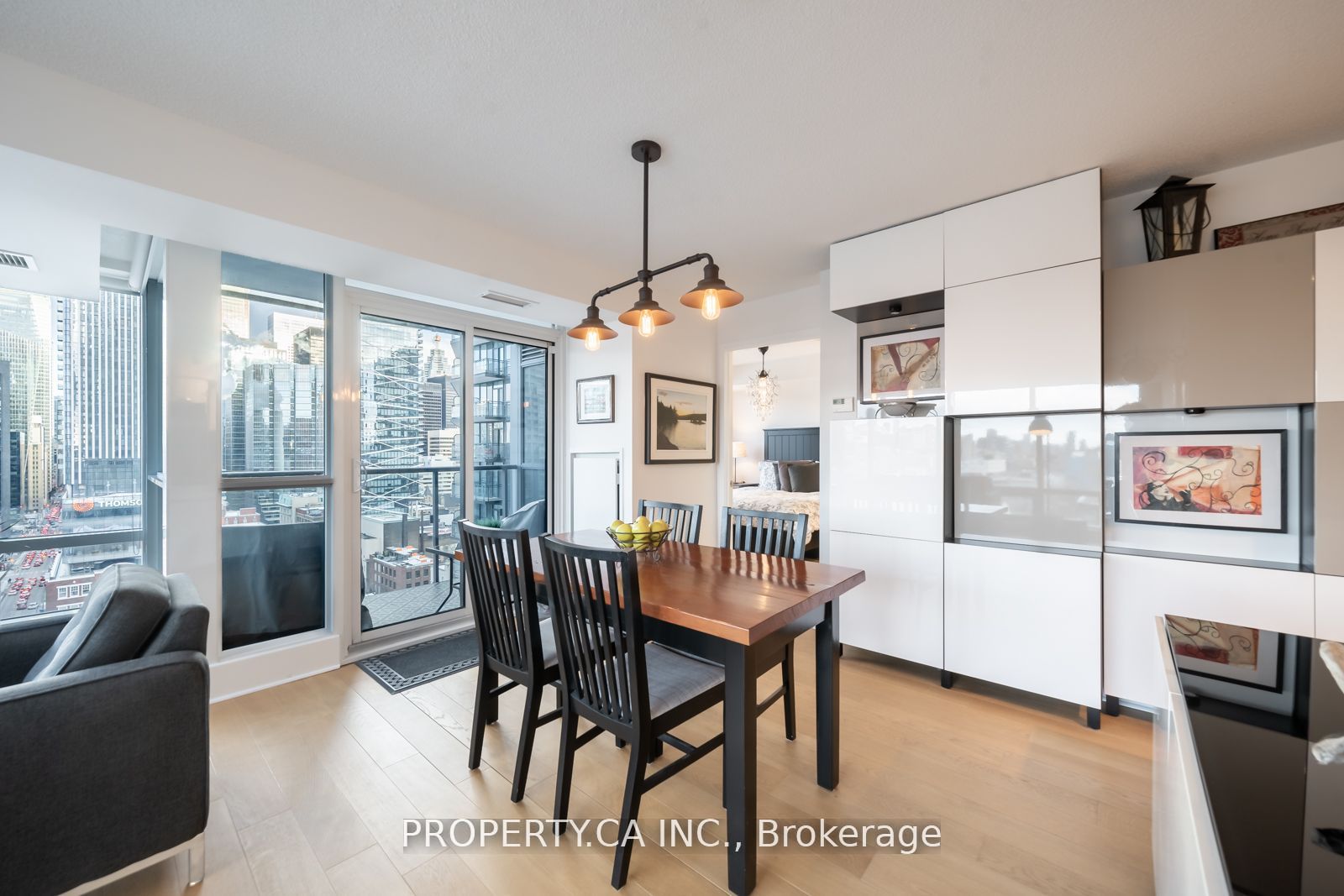 295 Adelaide St W, #1804