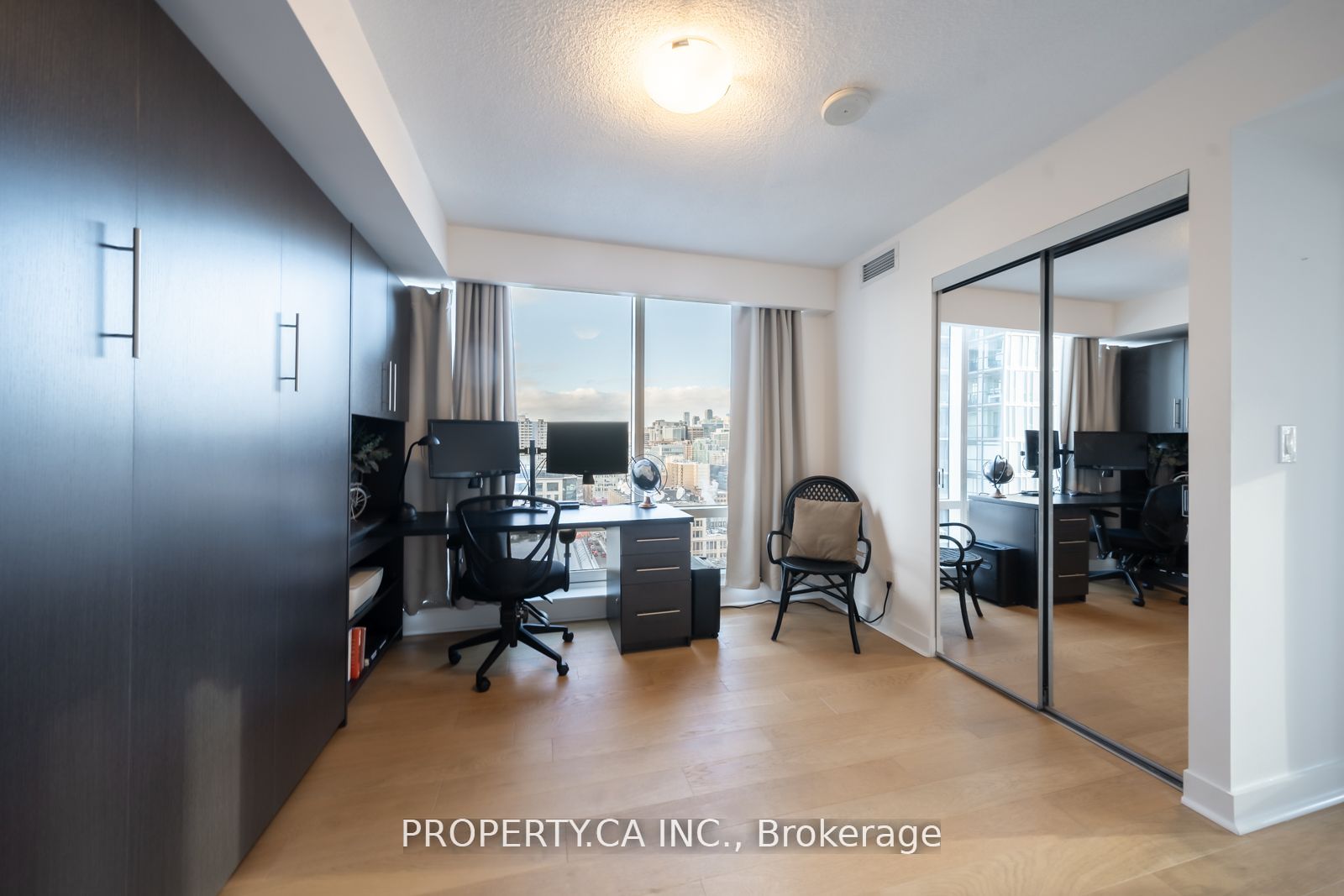 295 Adelaide St W, #1804