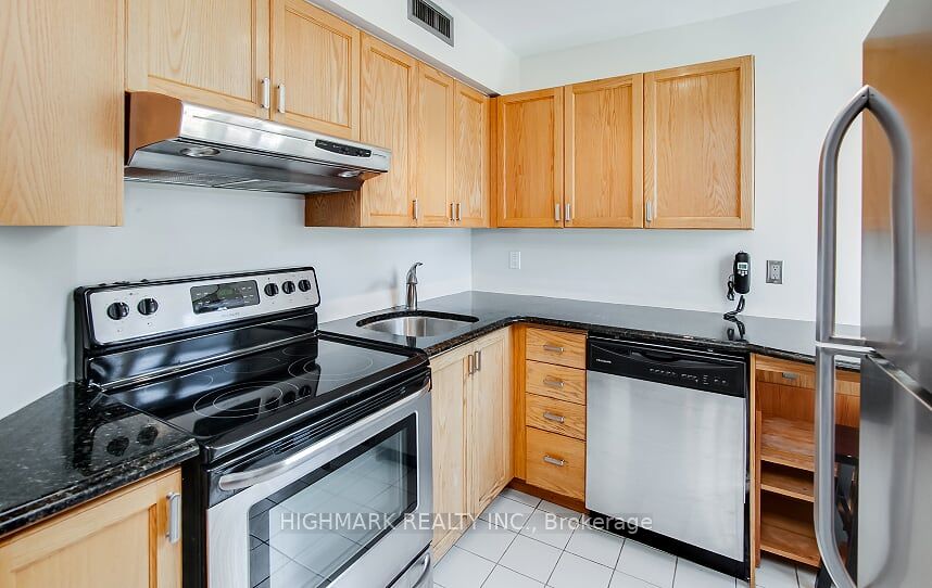 55 Centre Avenue, #703