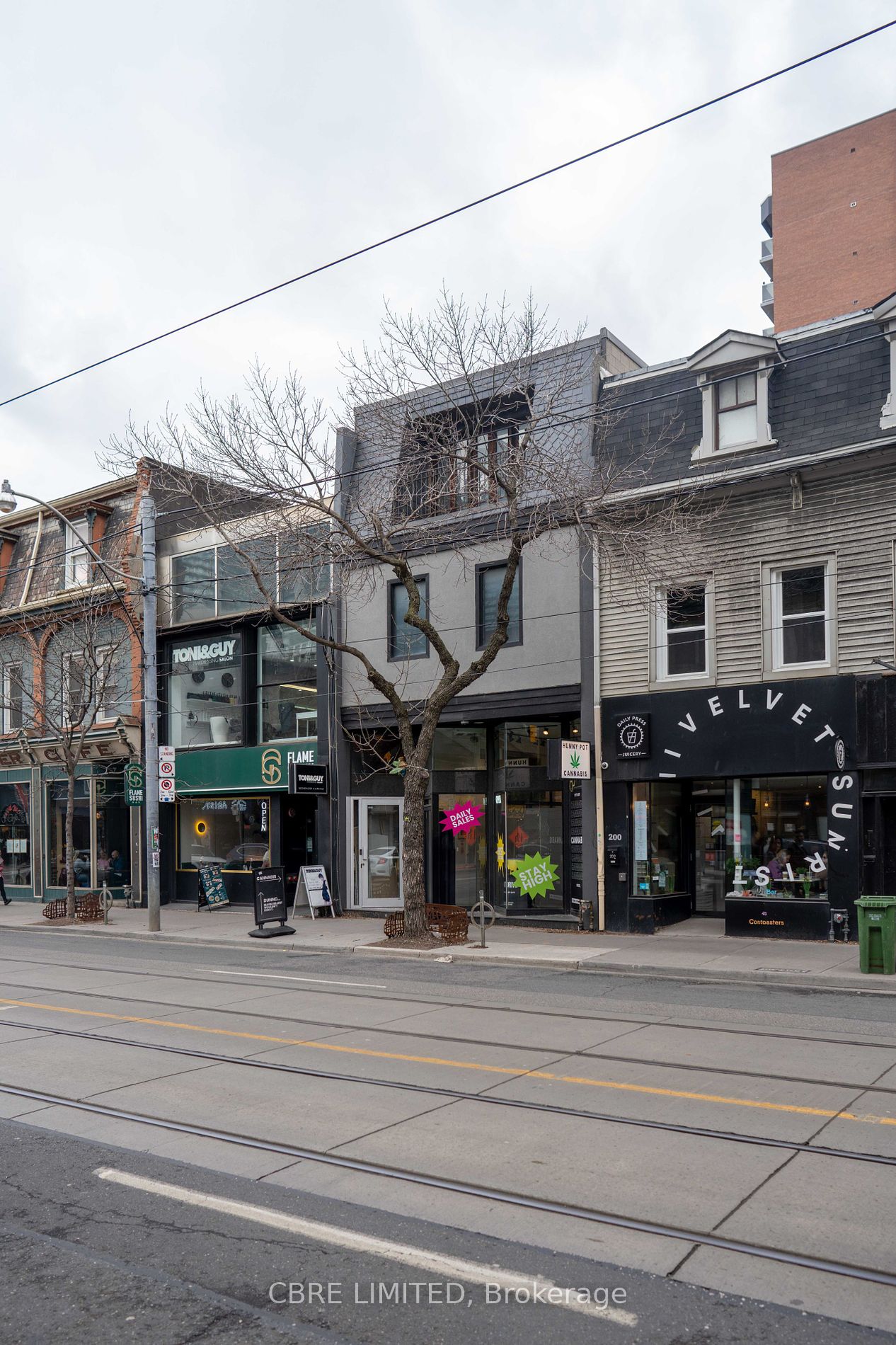 202 Queen St W