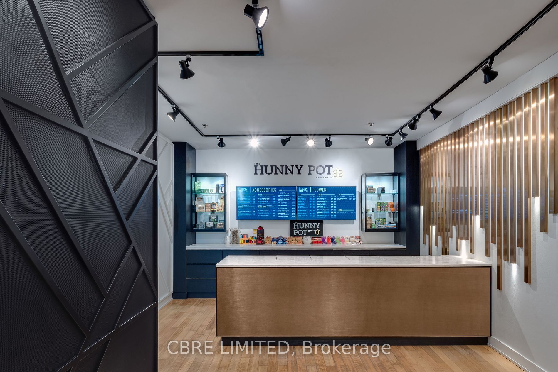 202 Queen St W
