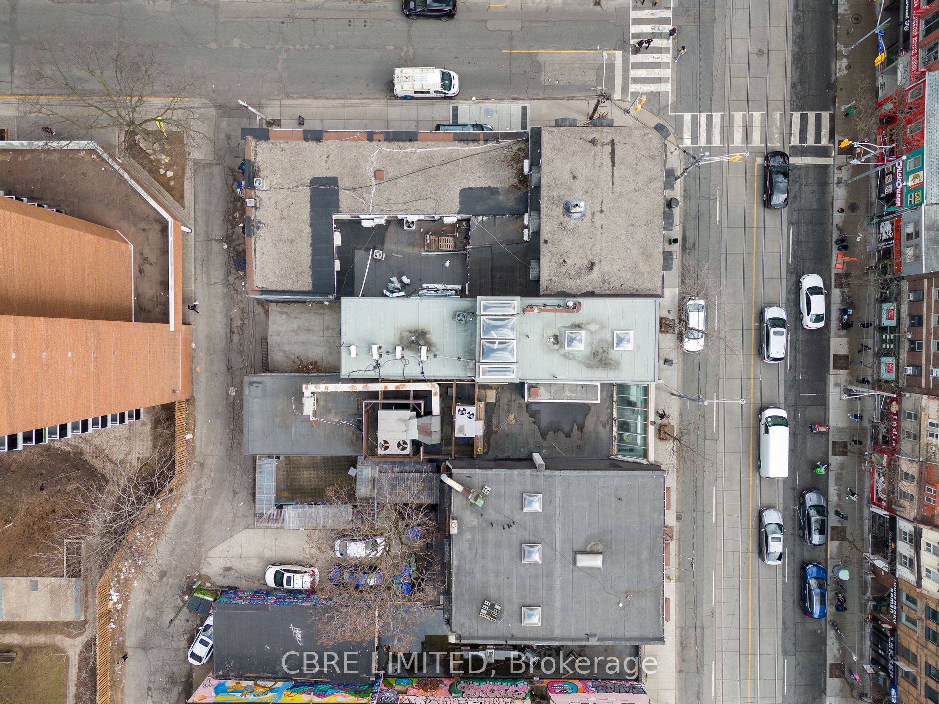 202 Queen St W