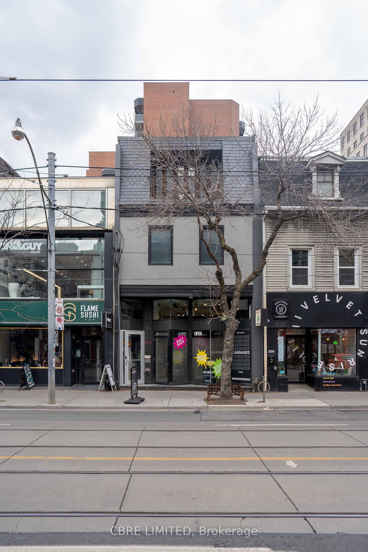 202 Queen St W