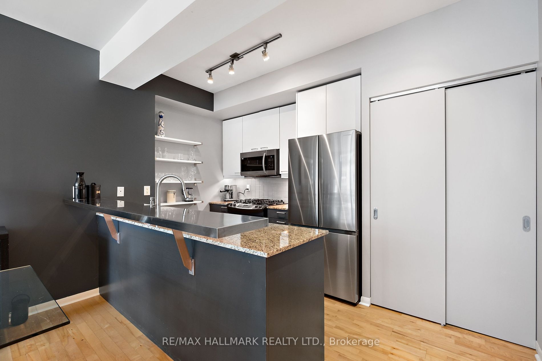 333 Adelaide St E, #1205
