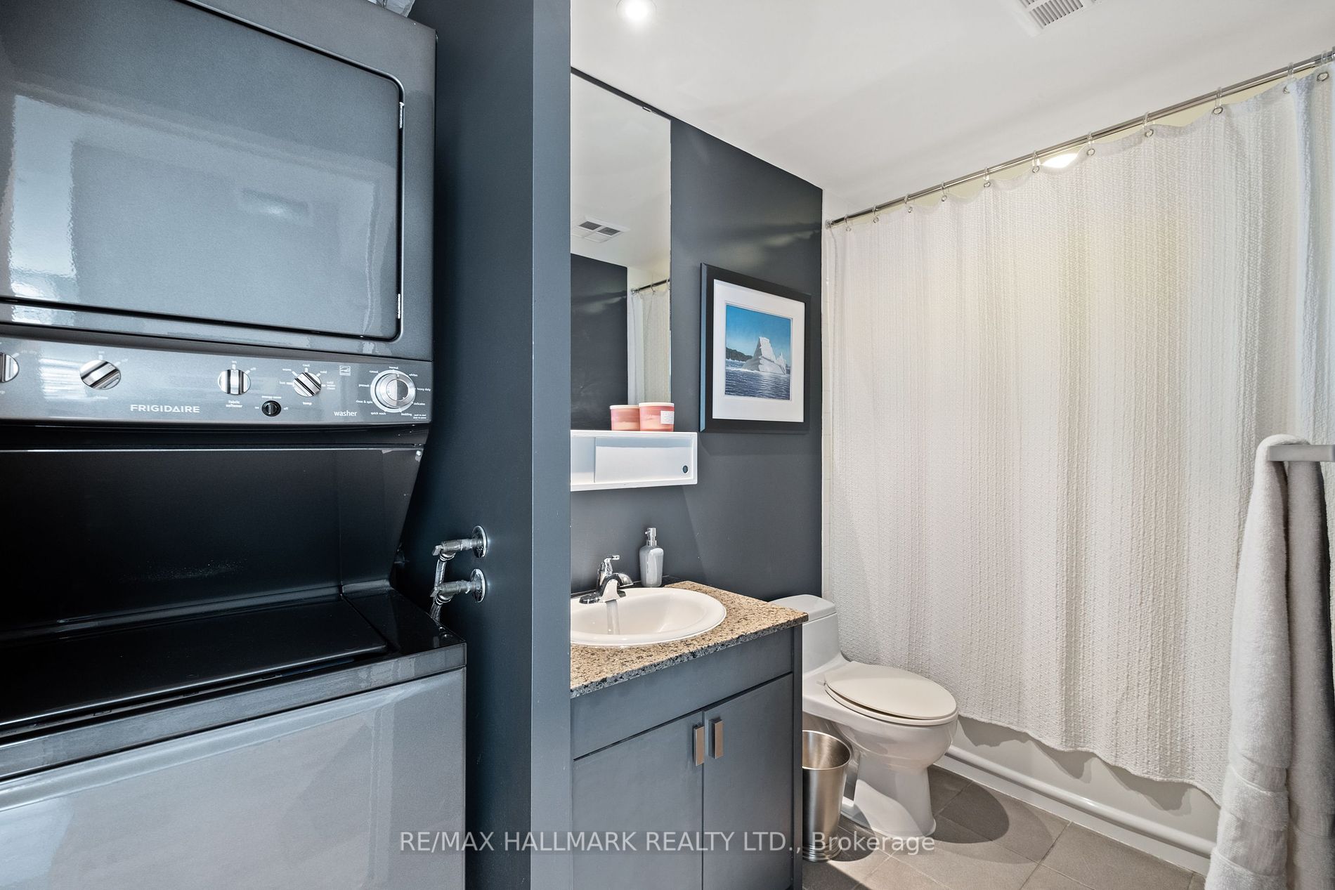 333 Adelaide St E, #1205