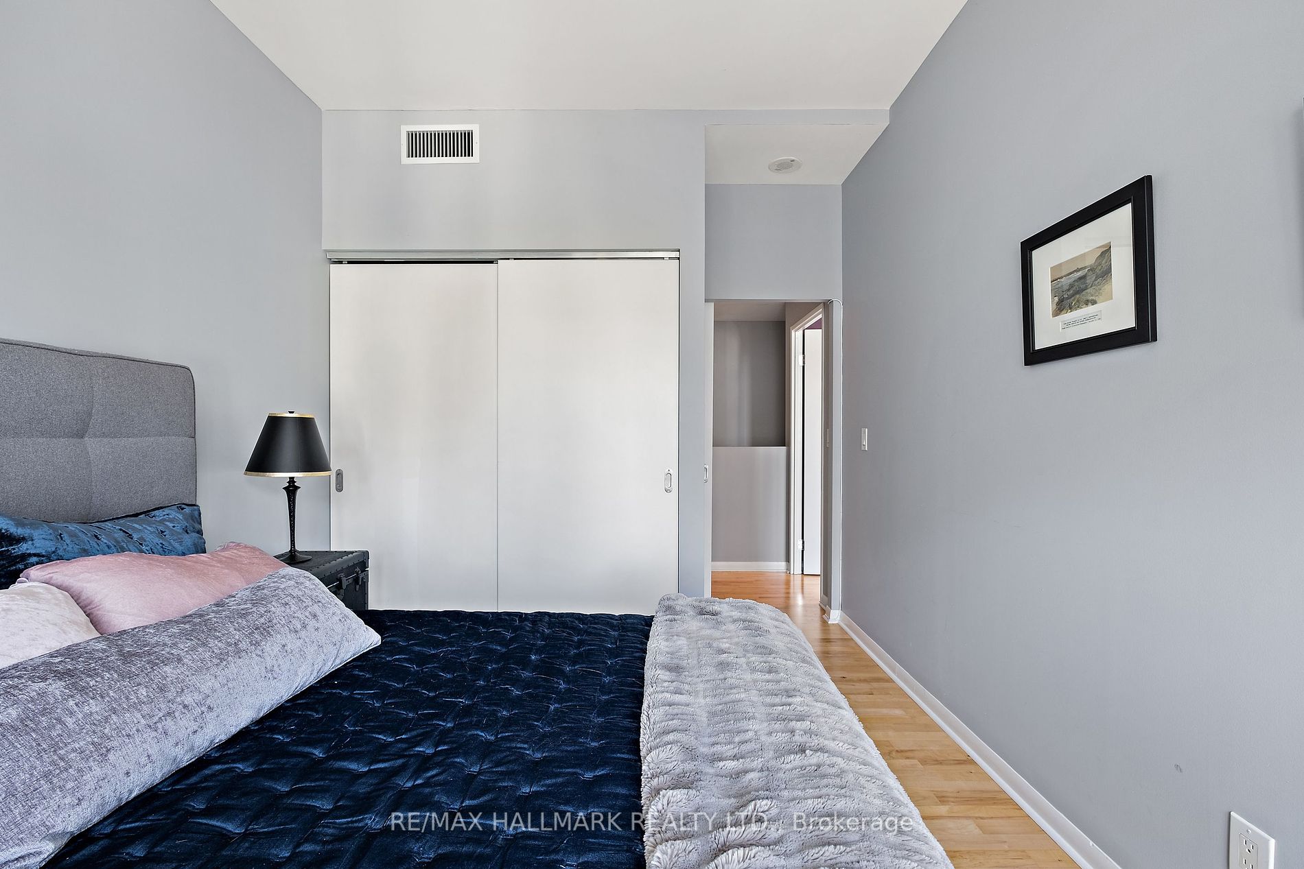 333 Adelaide St E, #1205