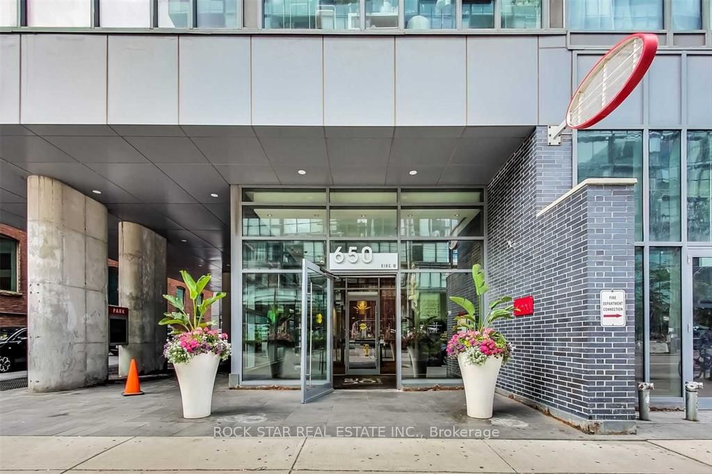 650 King Street W, #207