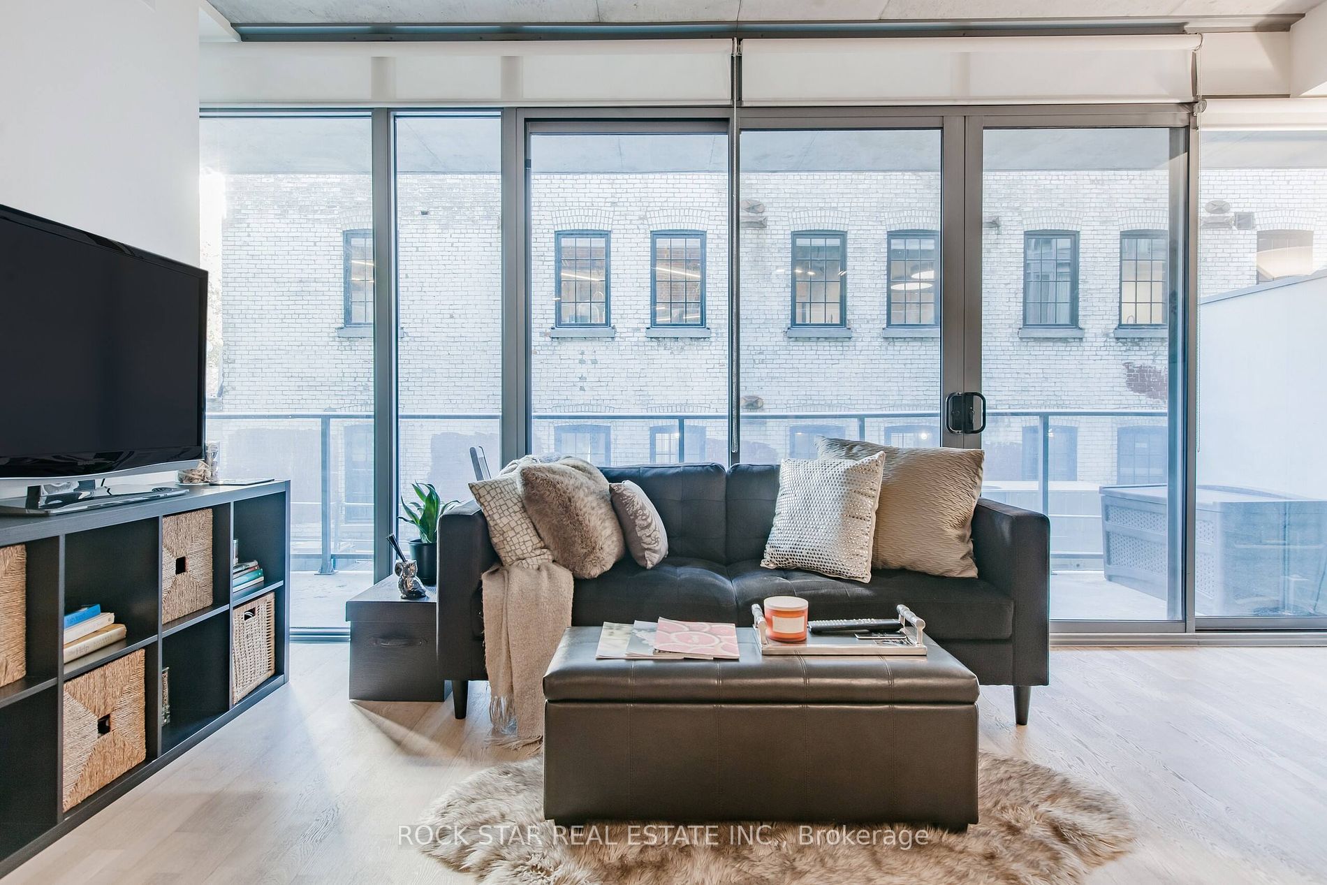 650 King Street W, #207