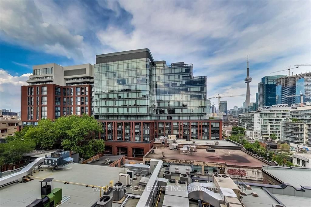 650 King Street W, #207