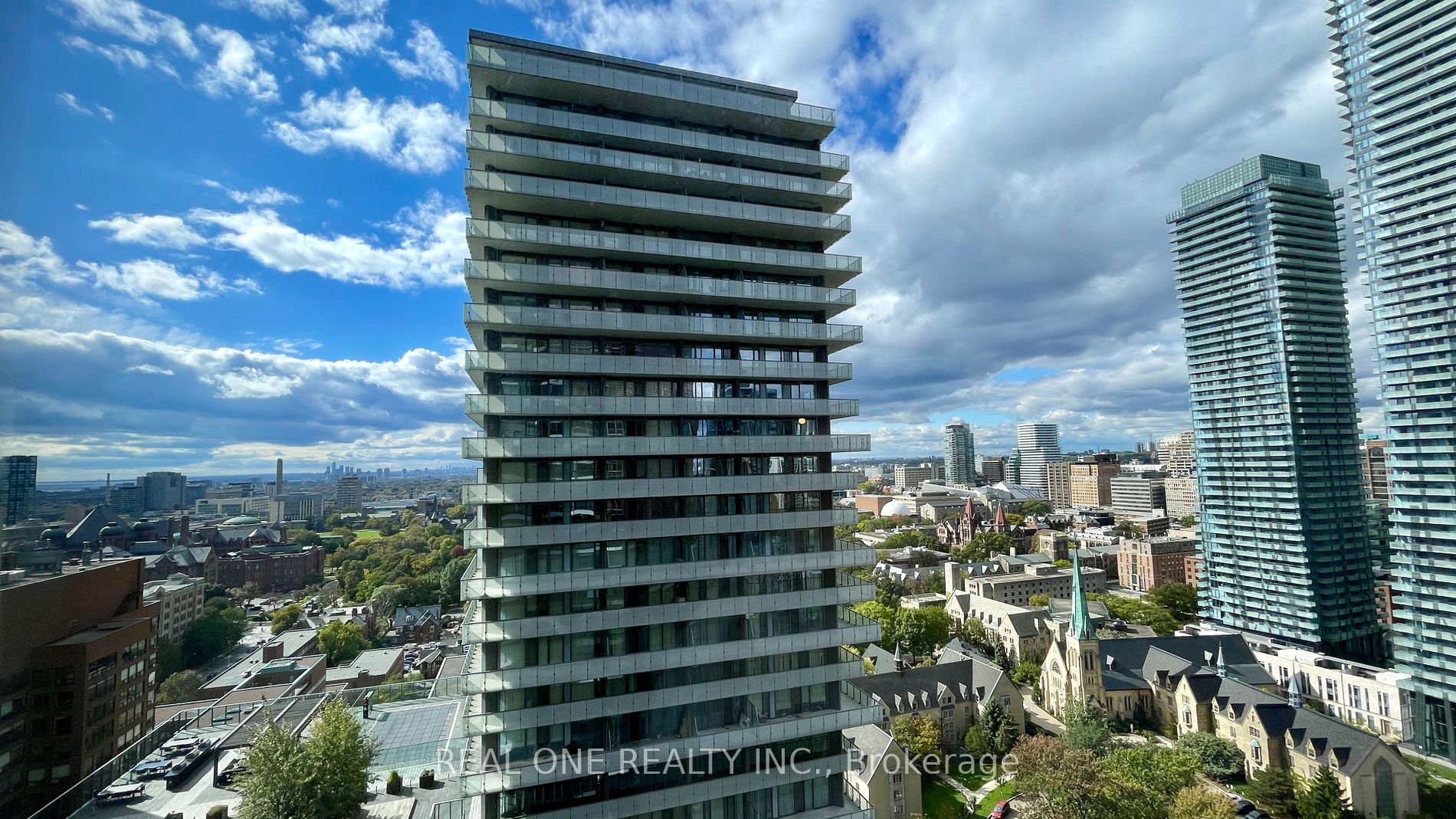 1001 Bay St, #2517