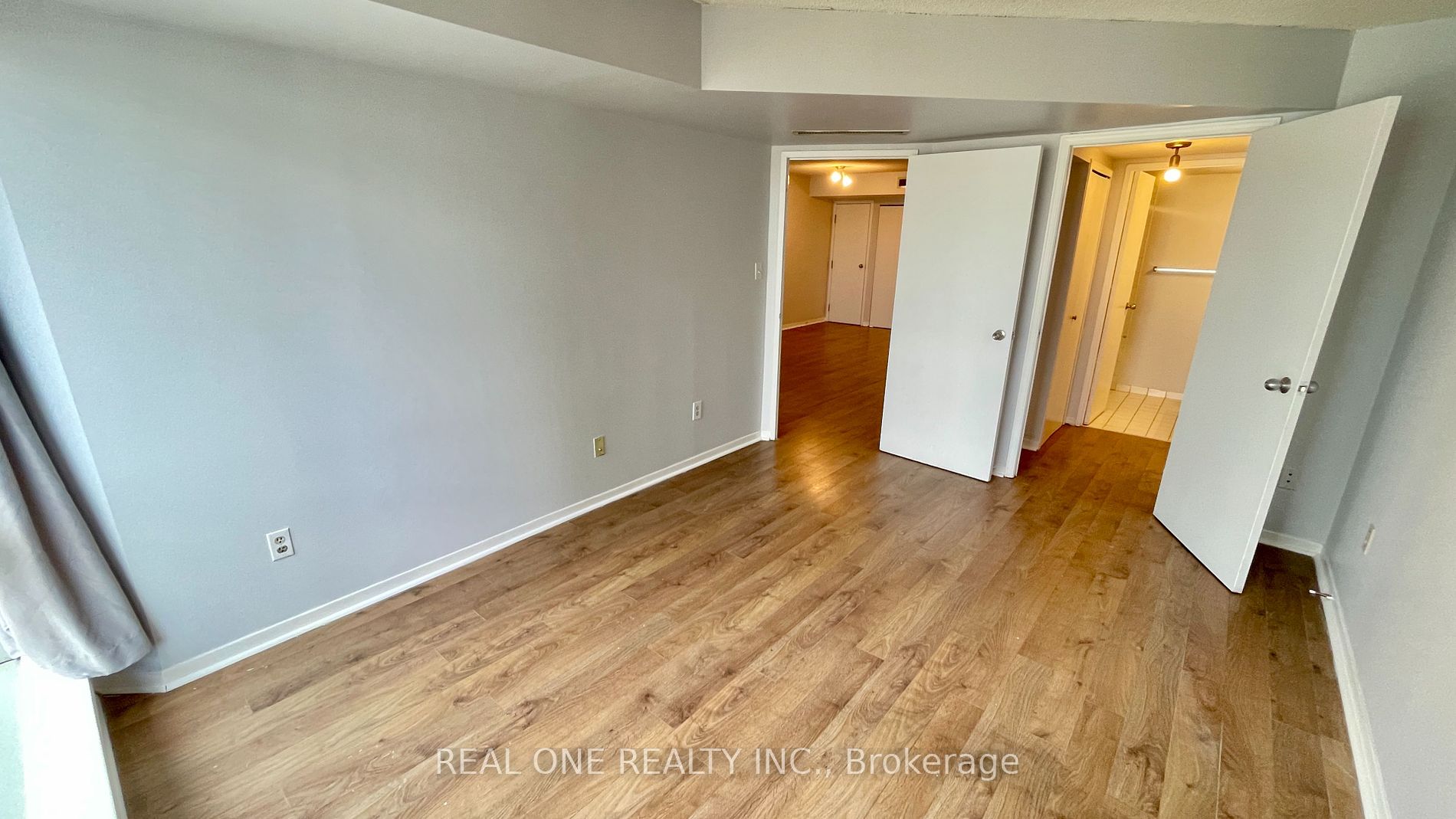 1001 Bay St, #2517