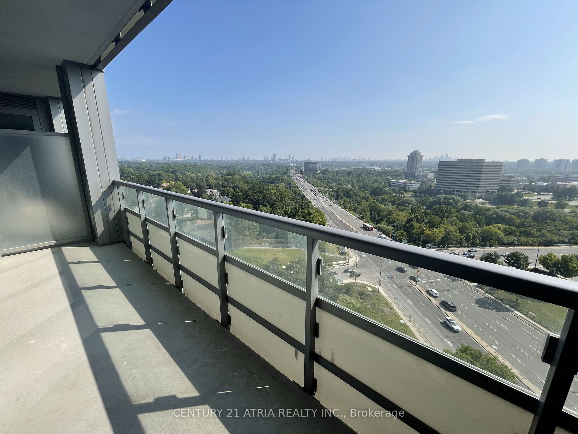 18 Graydon Hall Dr, #1301