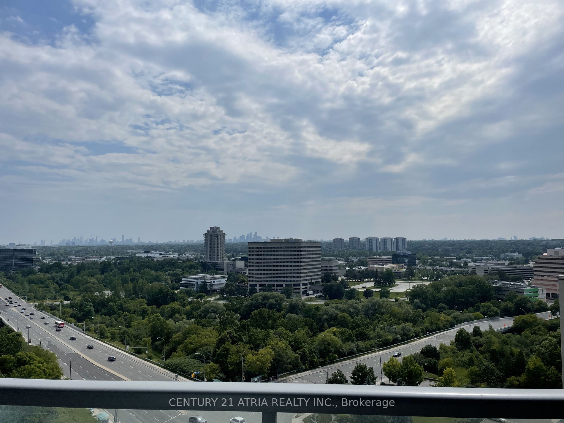 18 Graydon Hall Dr, #1301