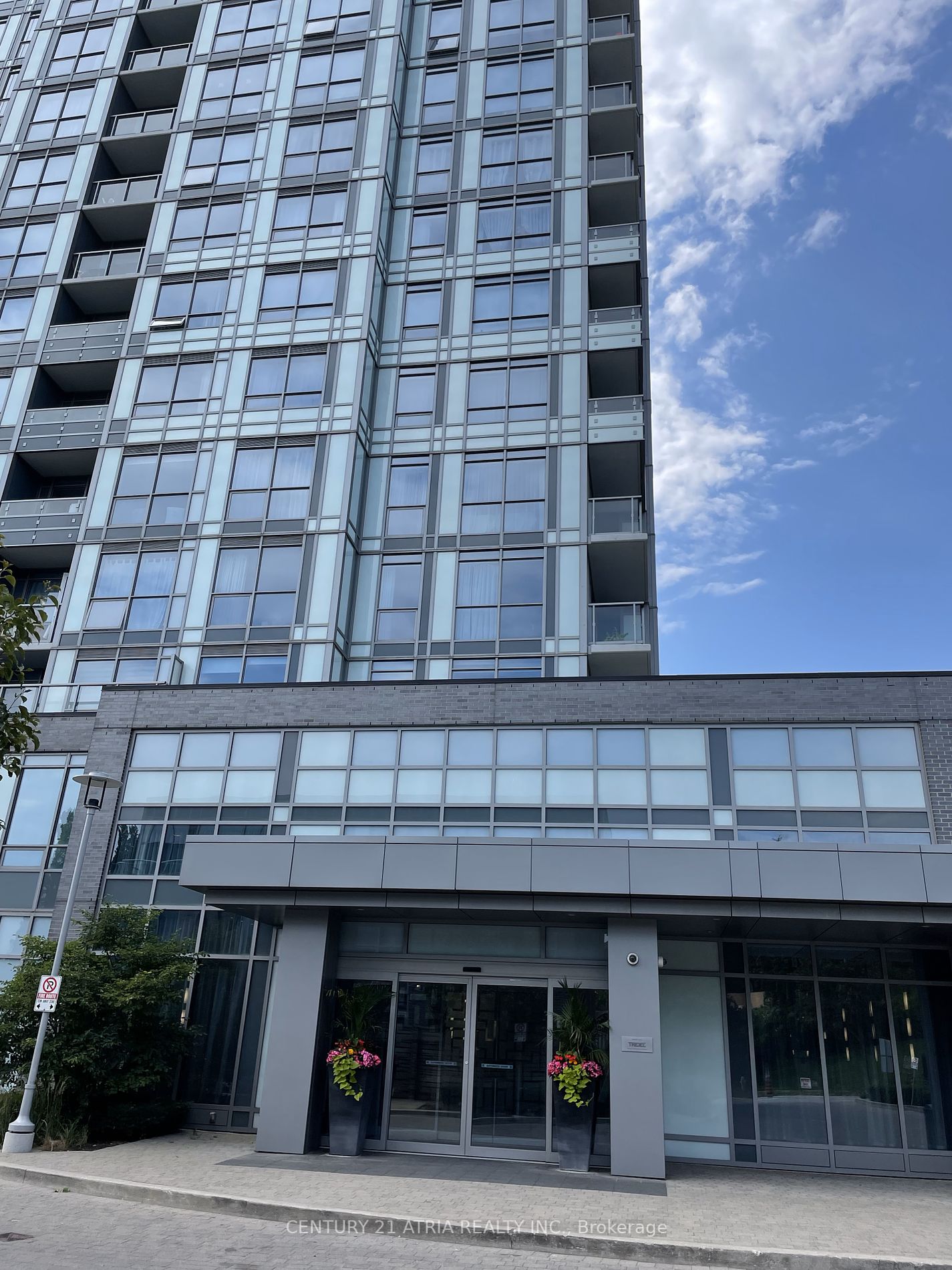 18 Graydon Hall Dr, #1301