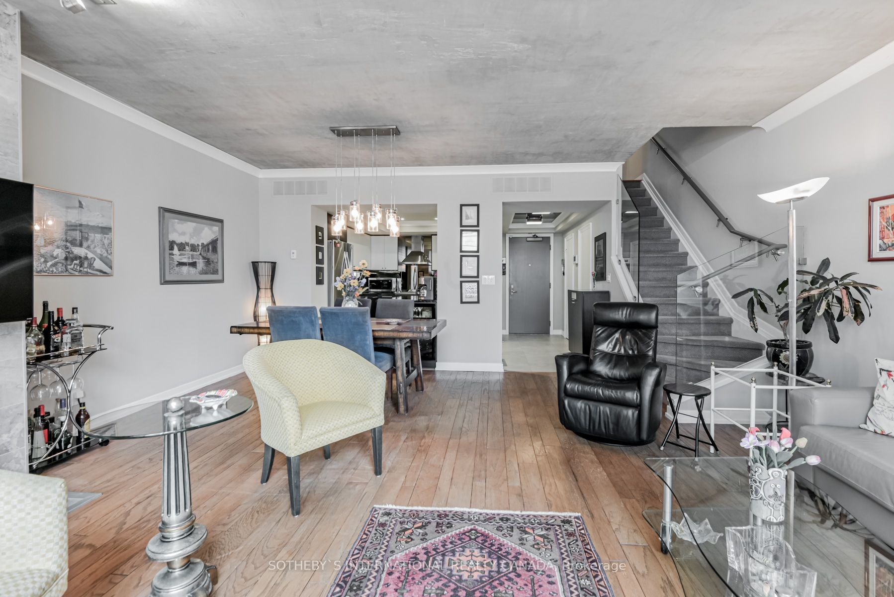 3 Duplex Avenue, #108