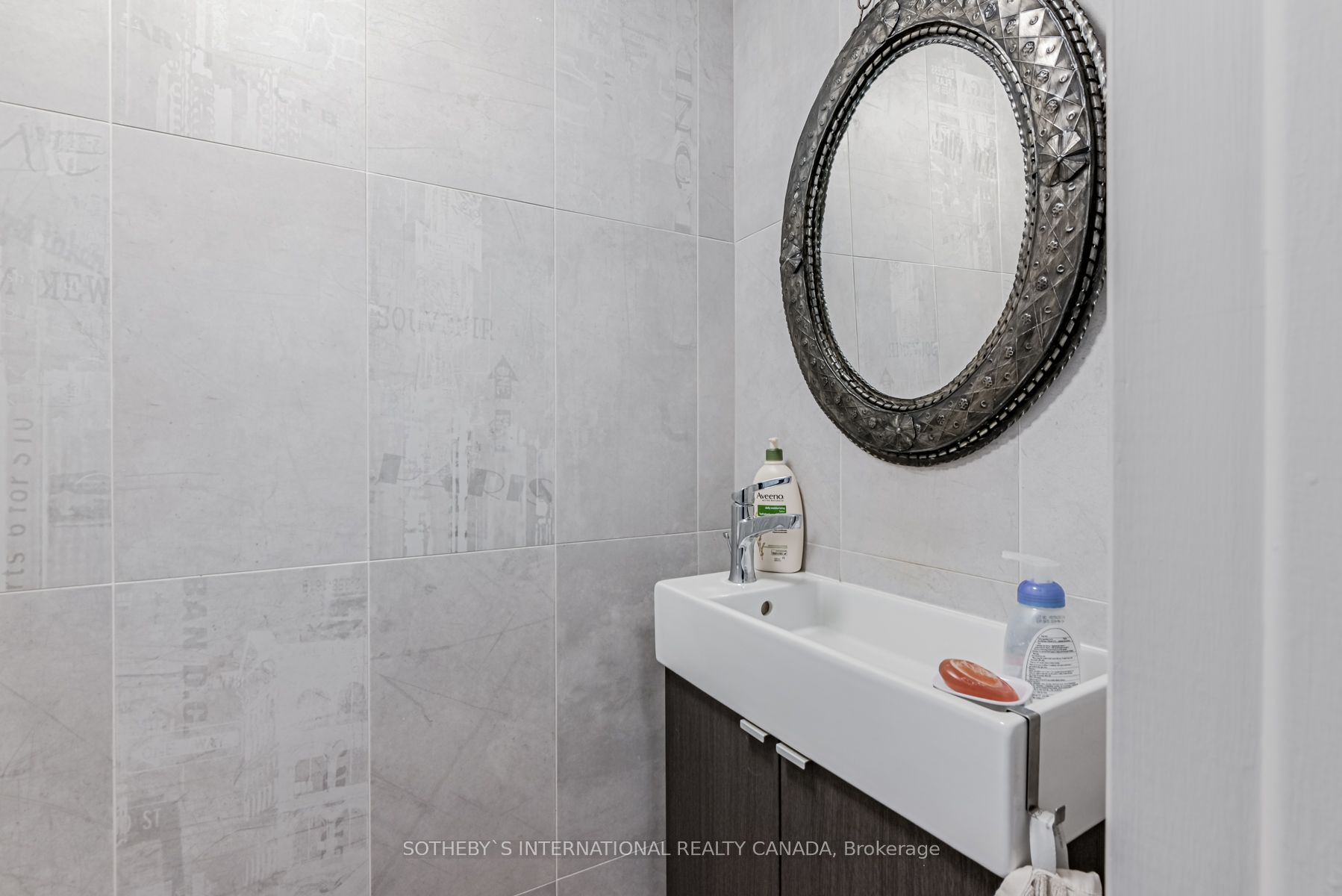 3 Duplex Avenue, #108