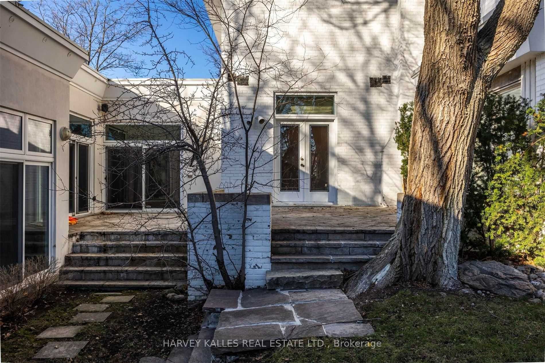 39 Burton Road