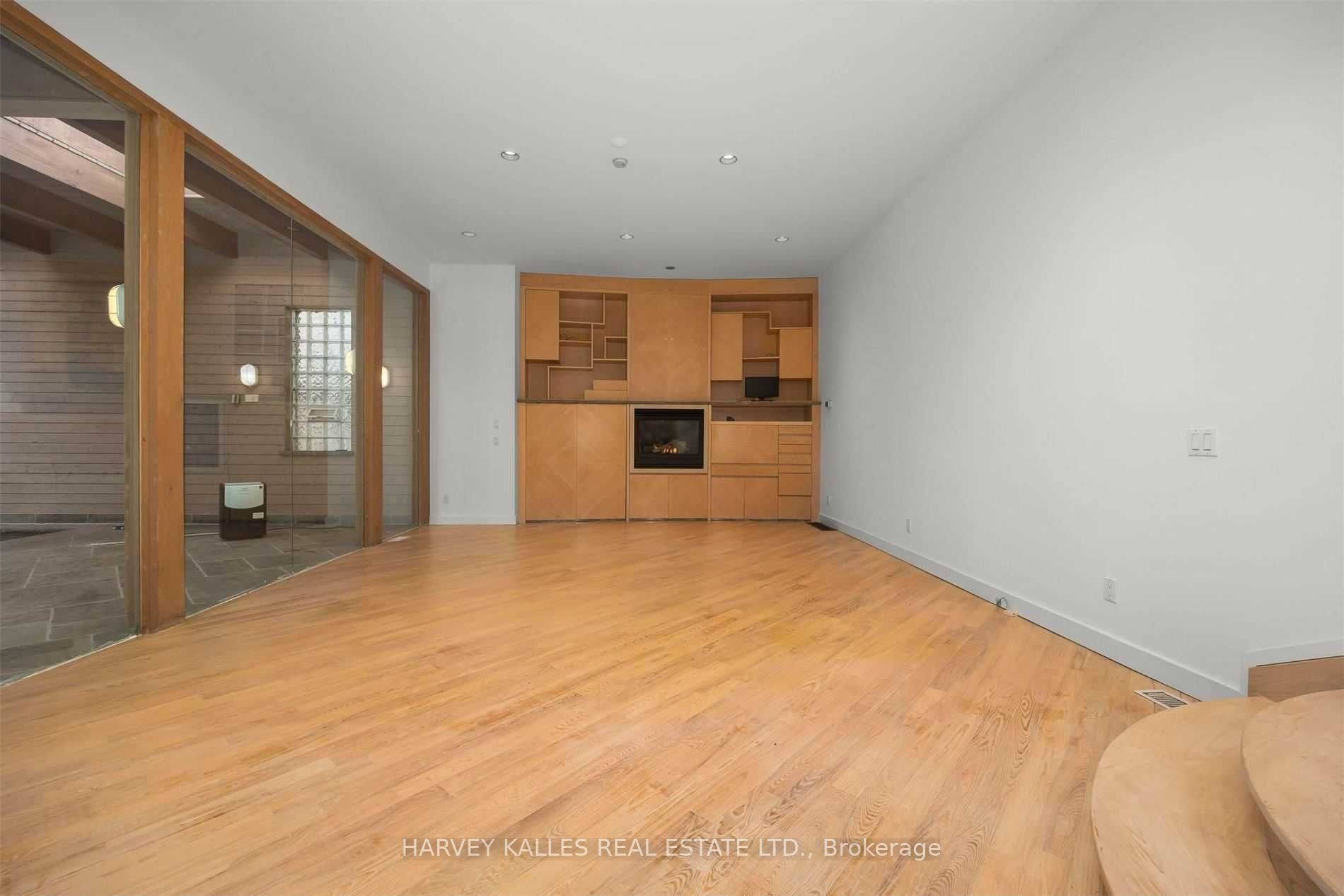 39 Burton Road