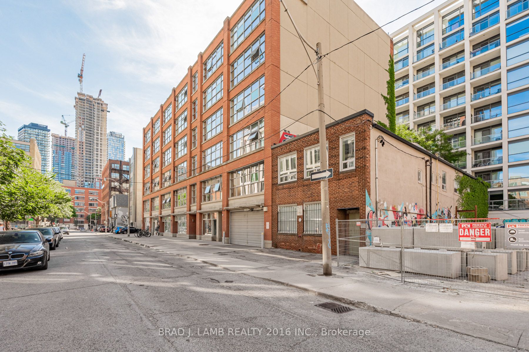35 Camden St