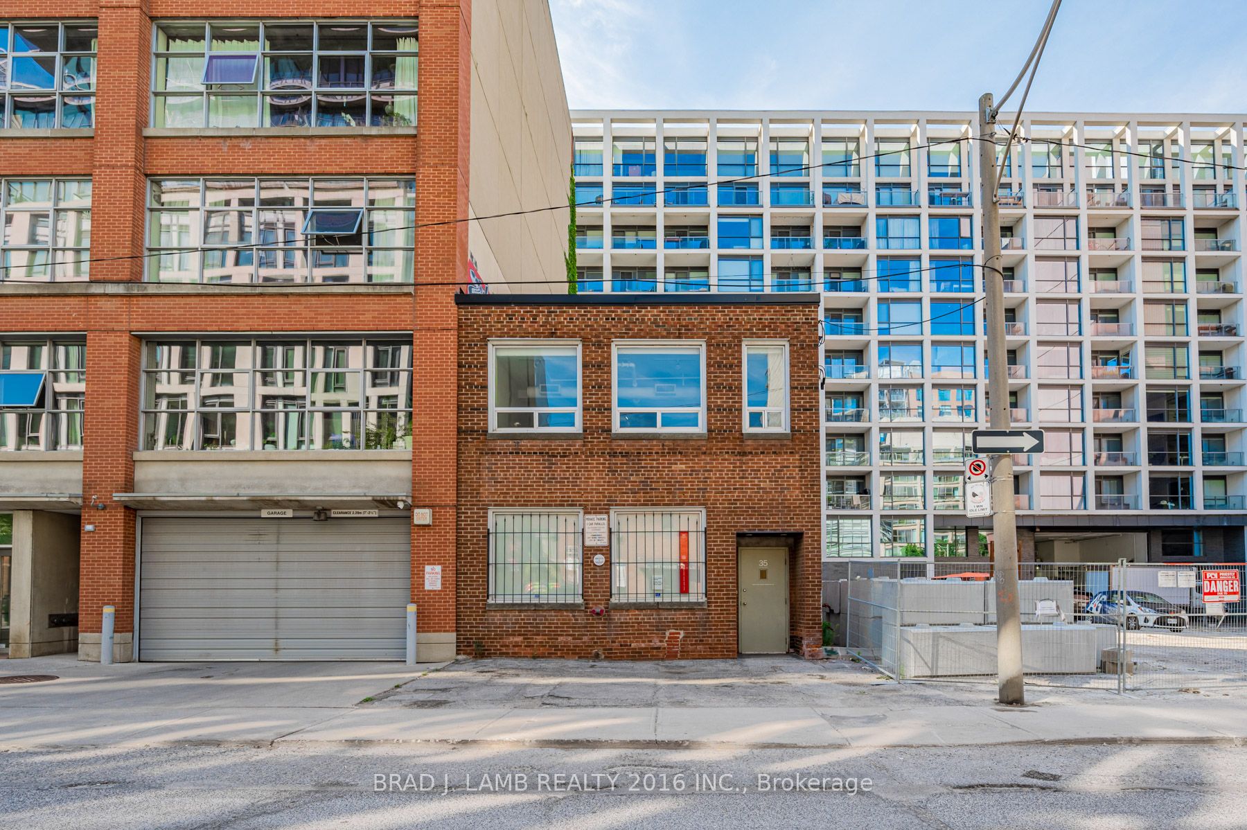 35 Camden St