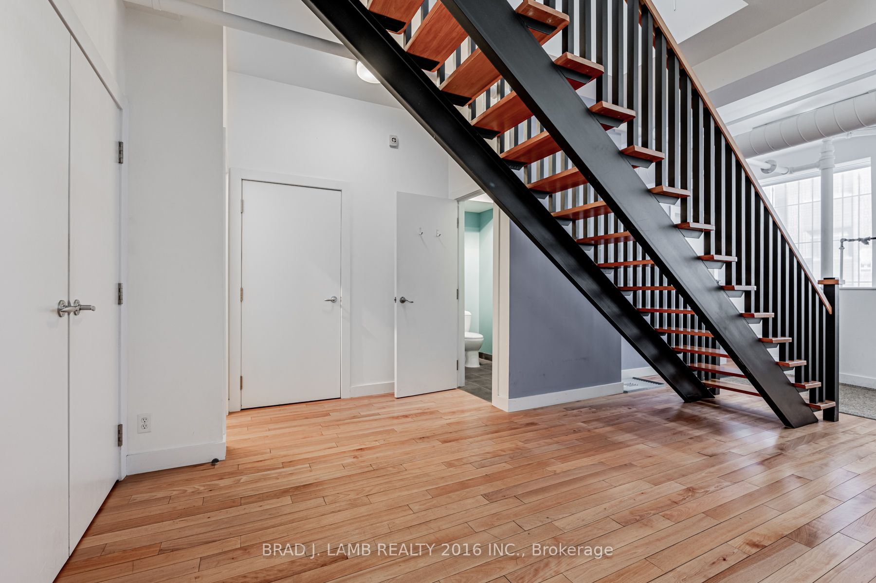 35 Camden St