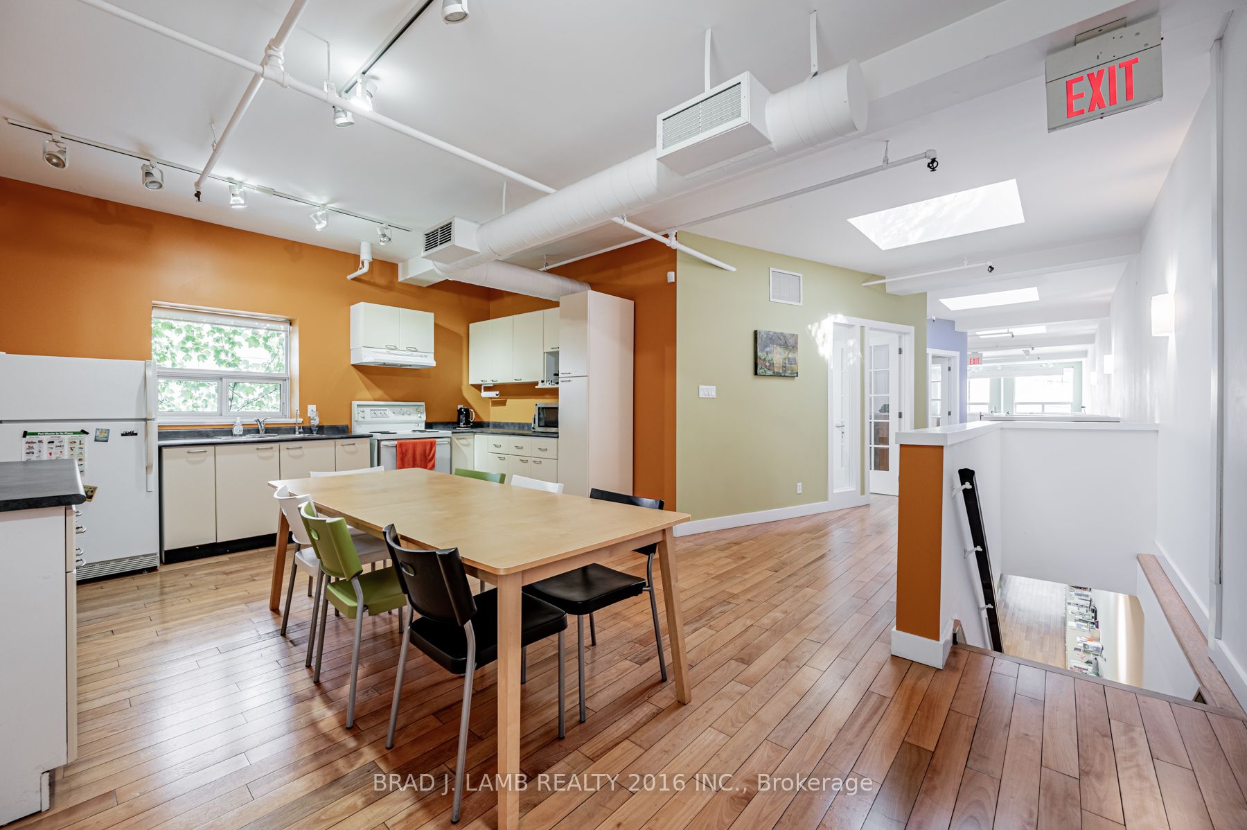 35 Camden St