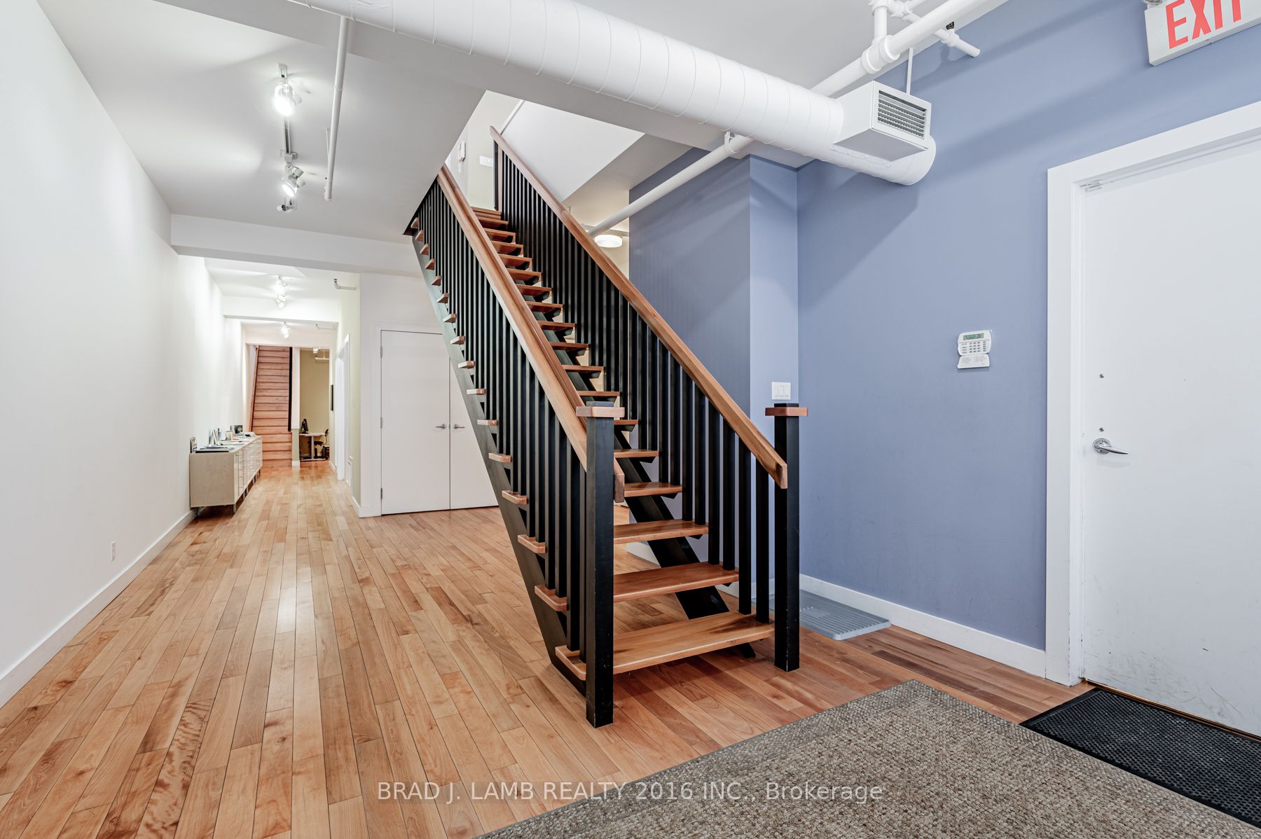35 Camden St