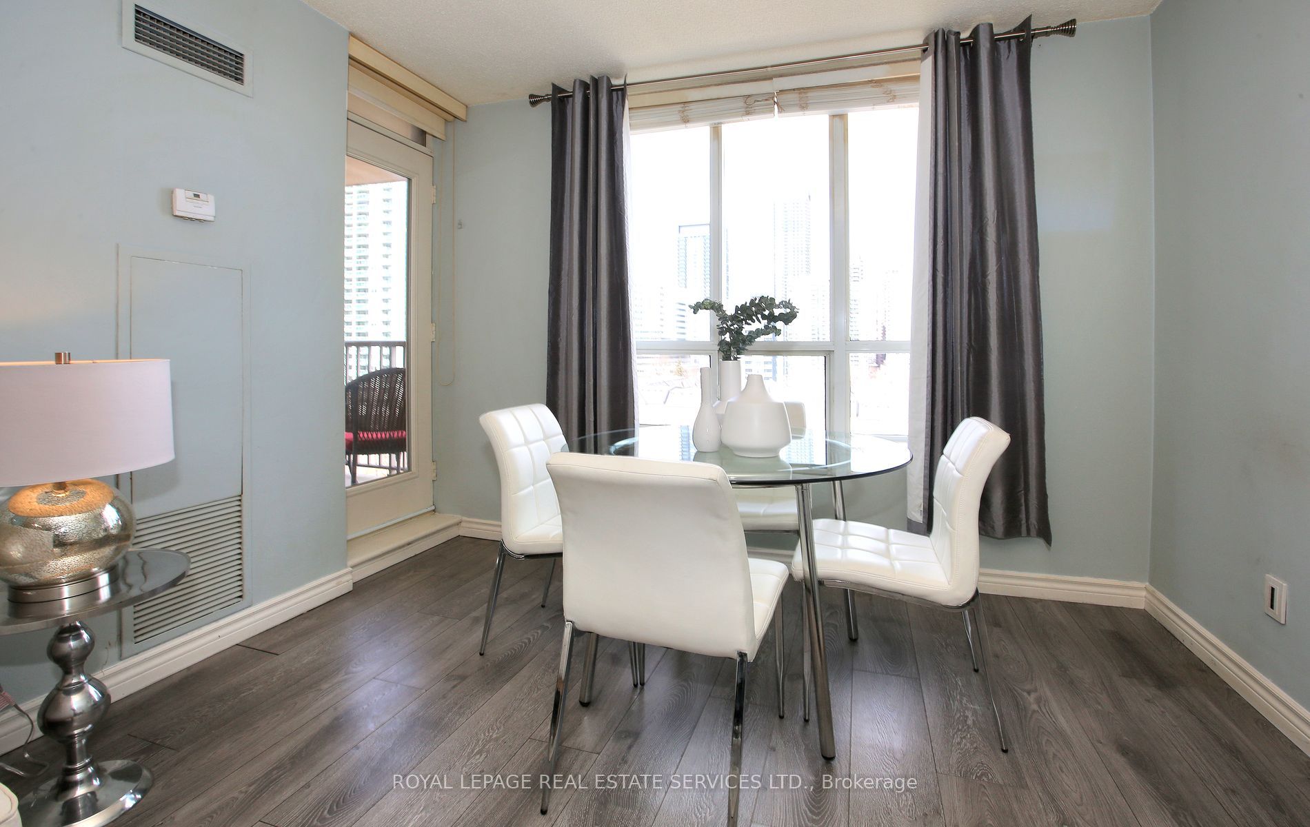 55 Harrison Garden Boulevard #808
