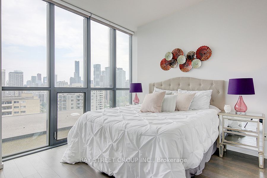 101 Charles Street E, #1101