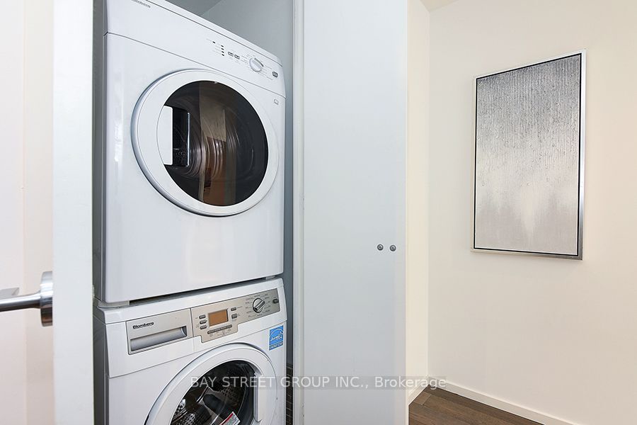 101 Charles Street E, #1101