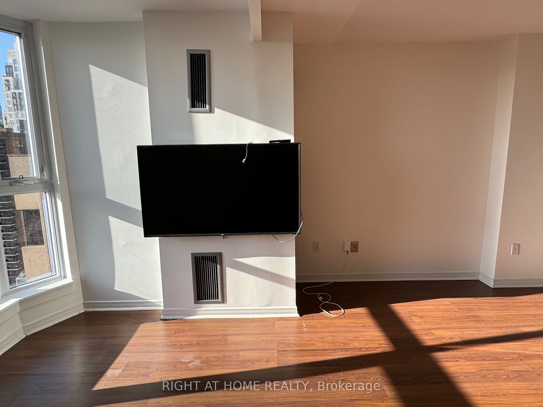 1055 Bay Street, #2012