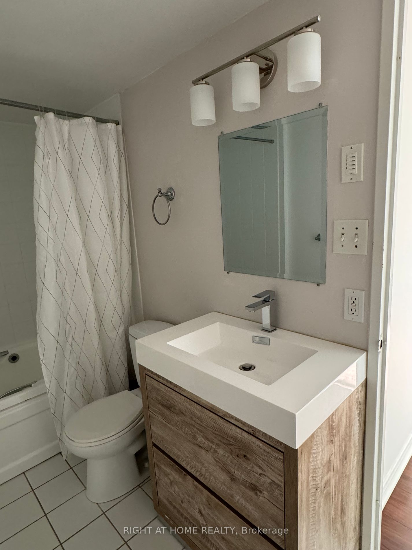 1055 Bay Street, #2012