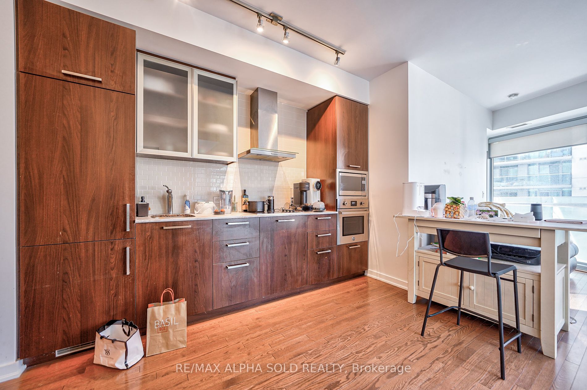 12 York St, #707