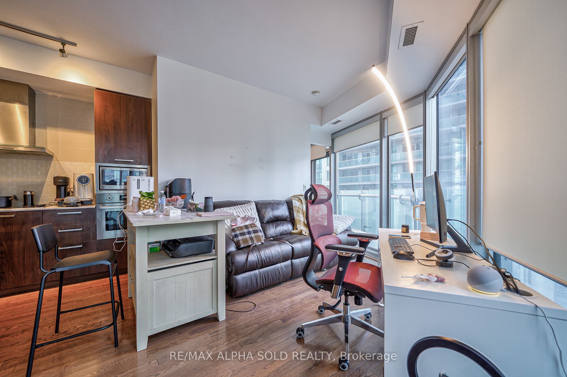 12 York St, #707