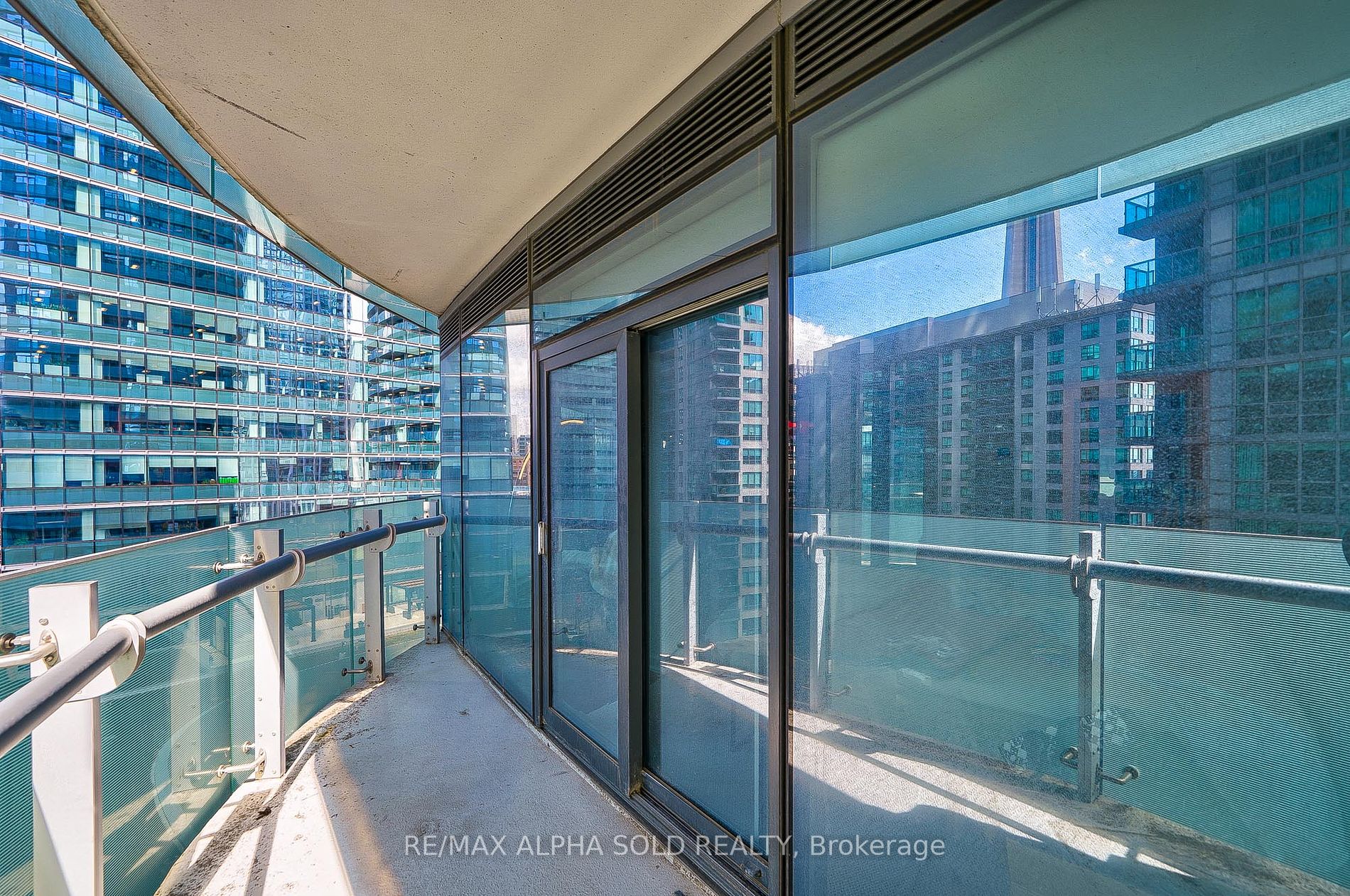 12 York St, #707