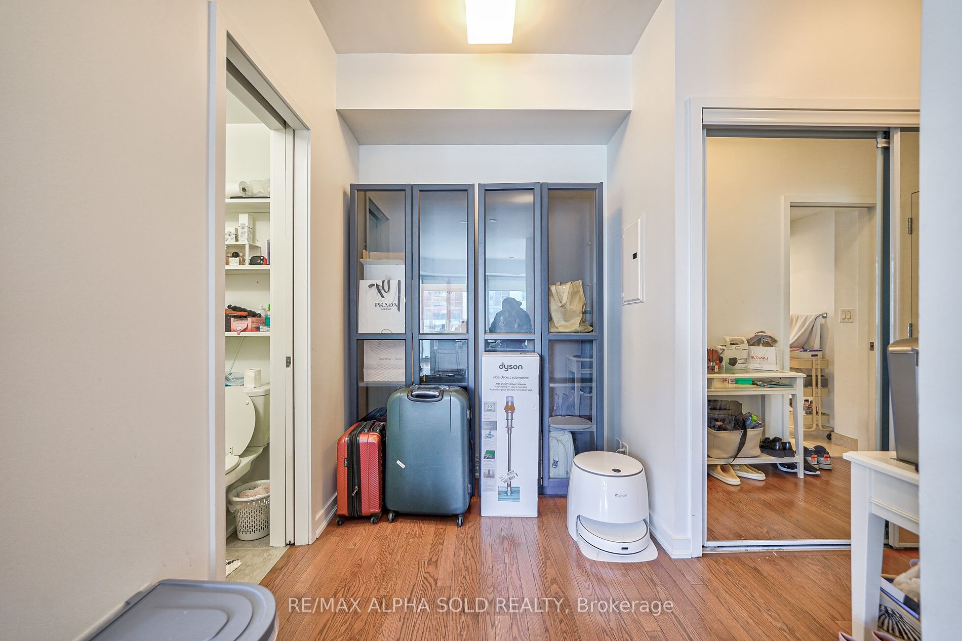 12 York St, #707