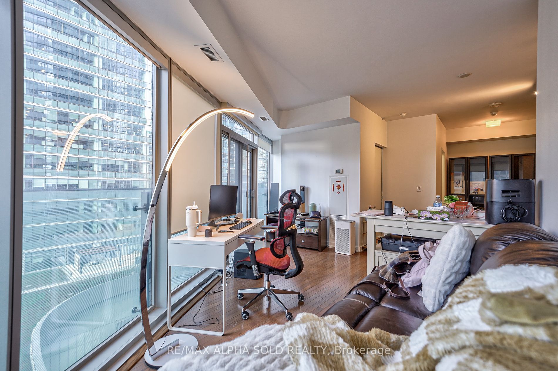 12 York St, #707