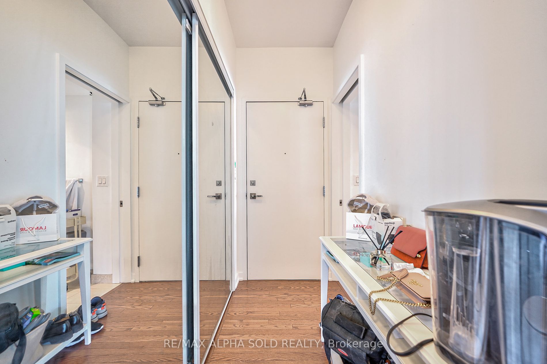 12 York St, #707