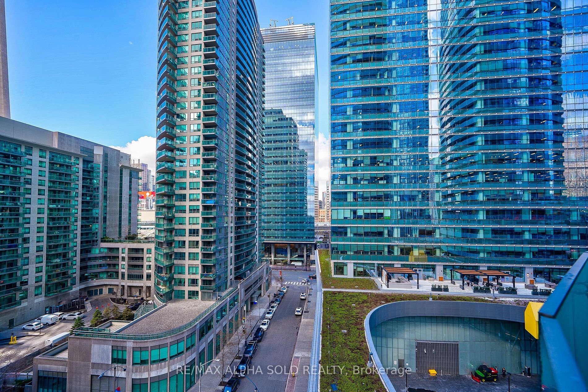 12 York St, #707