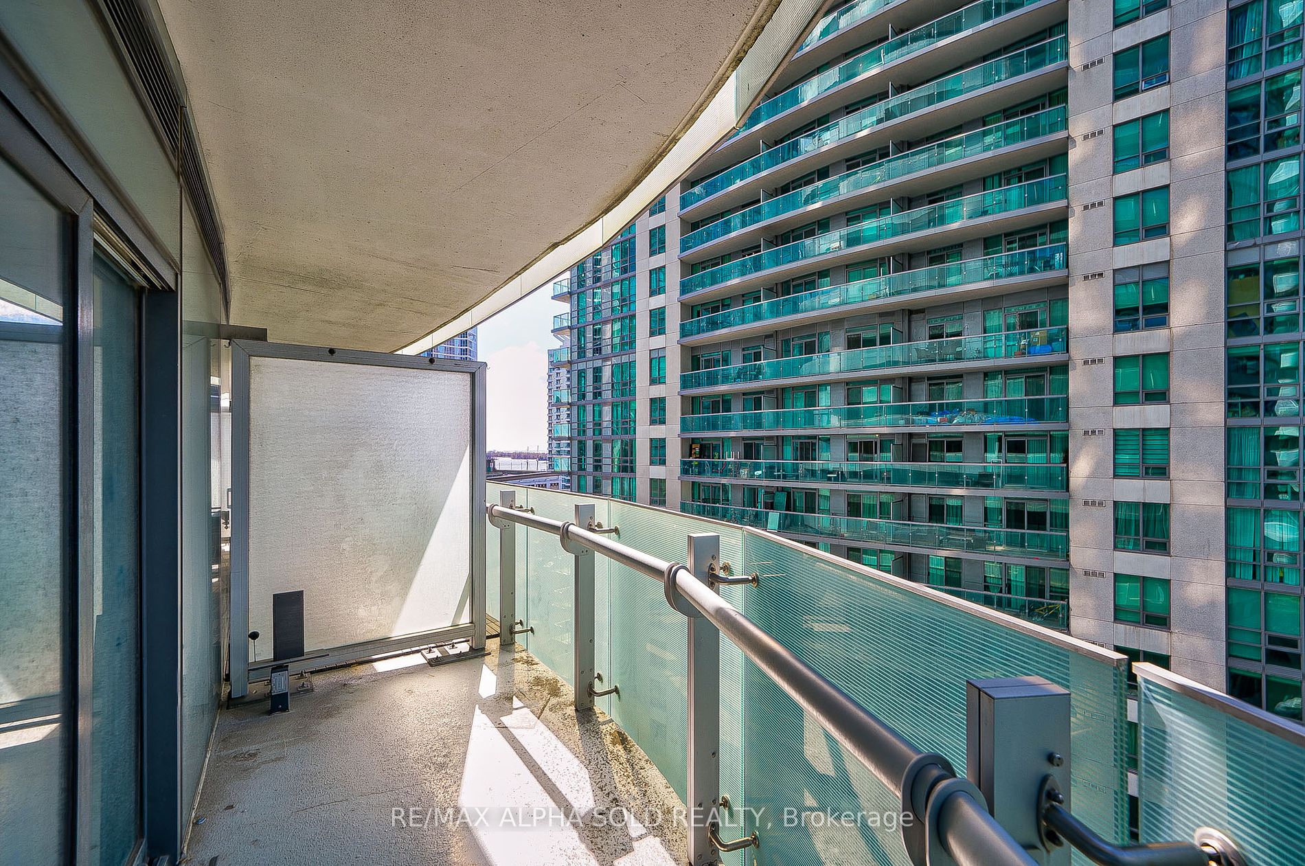 12 York St, #707