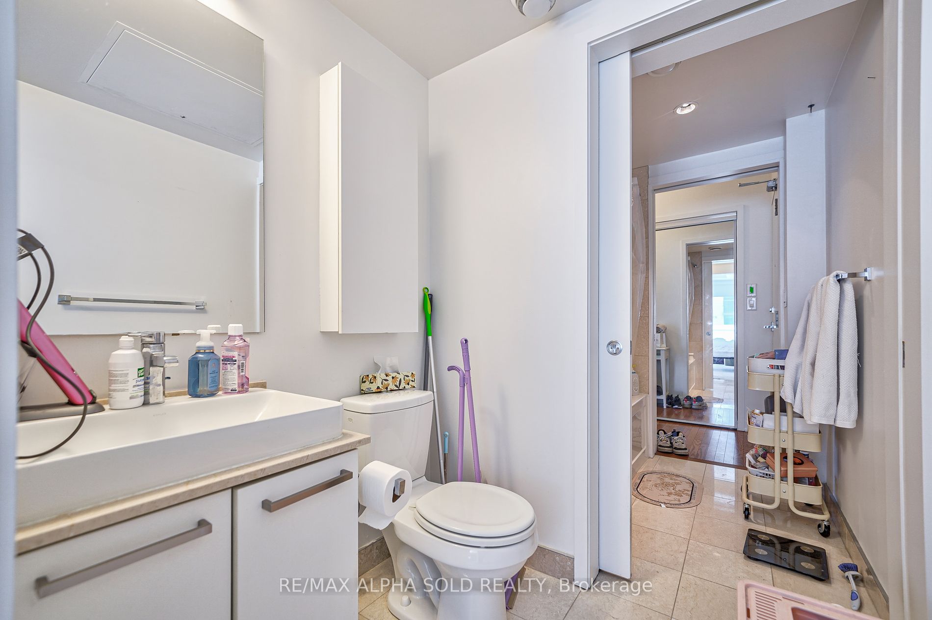 12 York St, #707