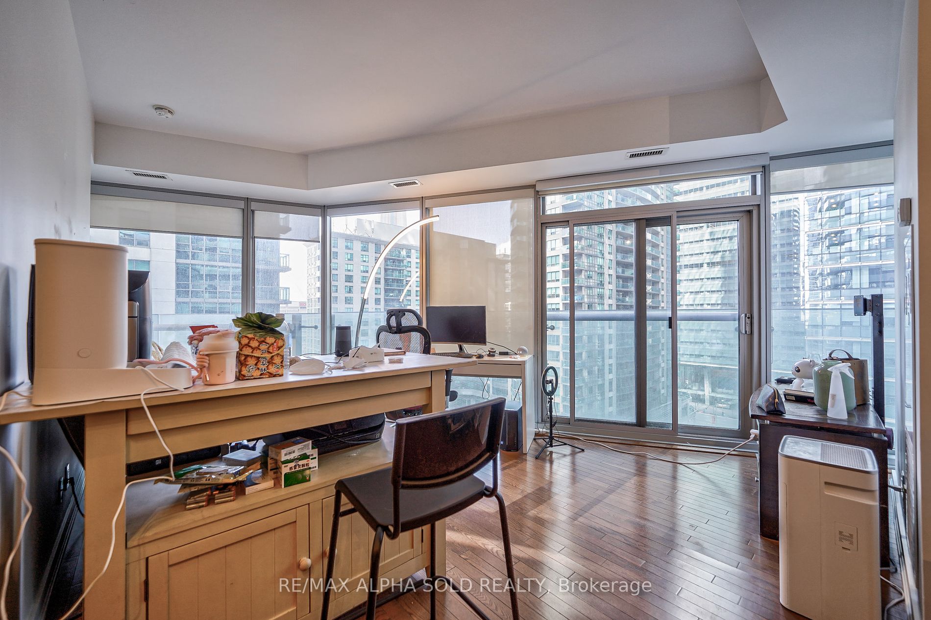 12 York St, #707