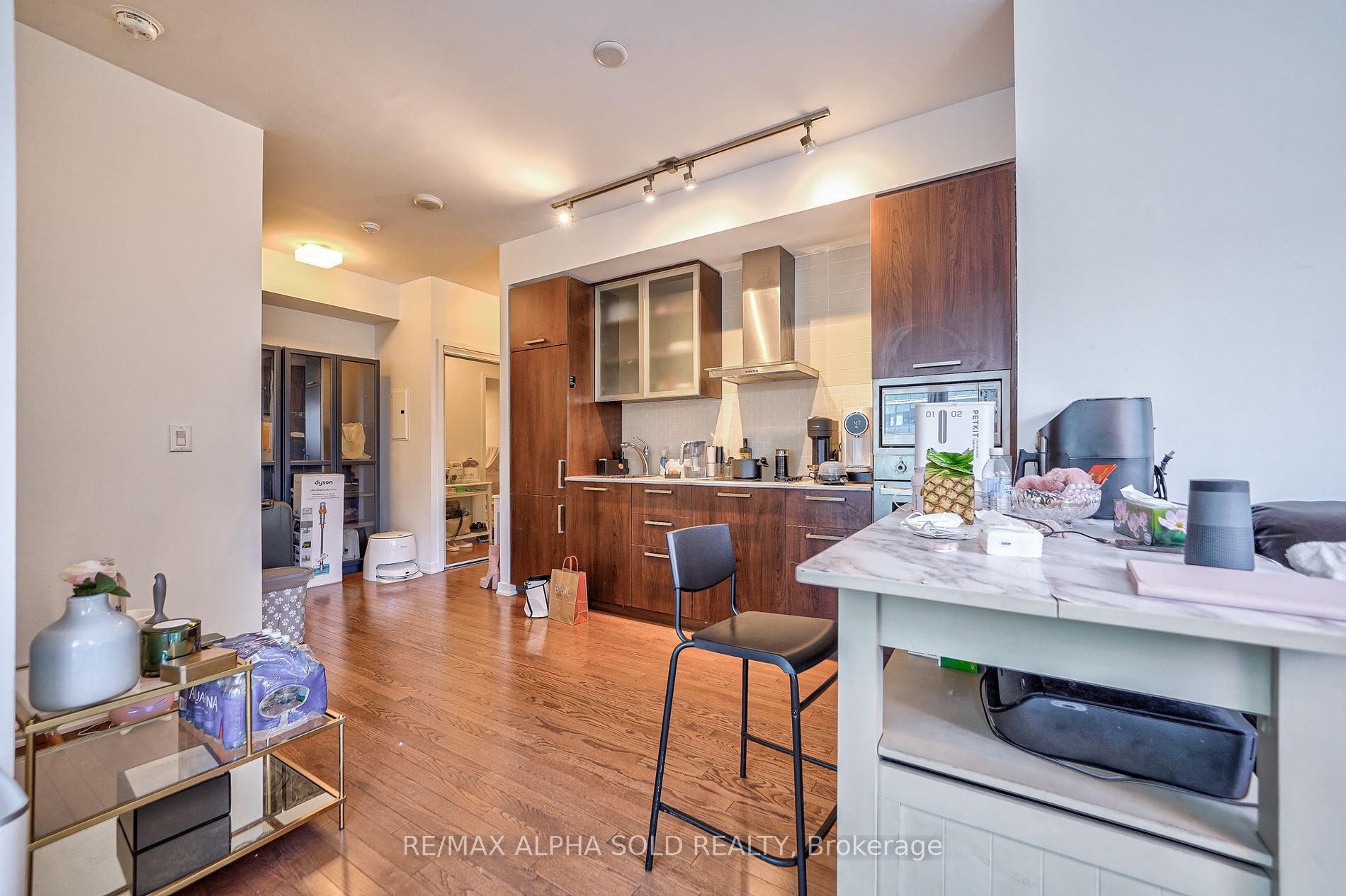 12 York St, #707