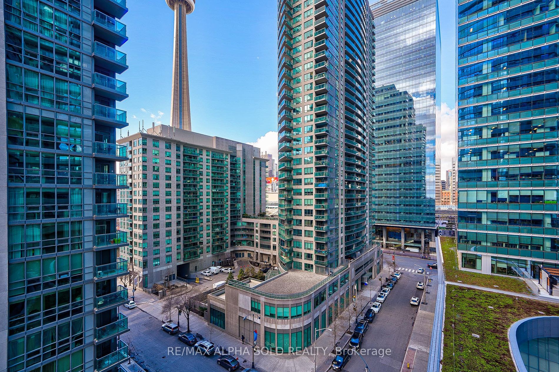 12 York St, #707