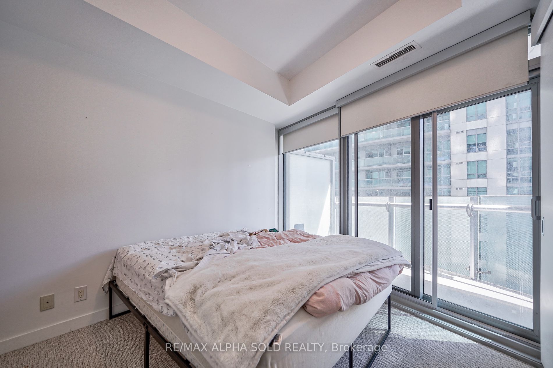 12 York St, #707
