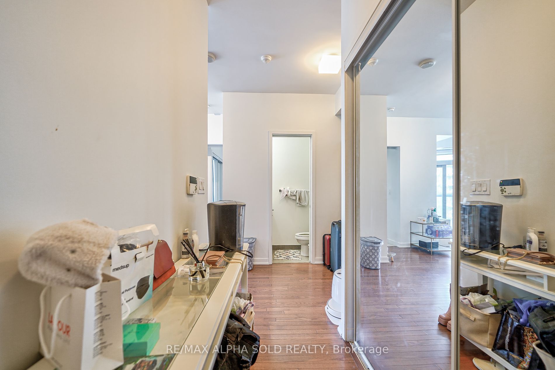 12 York St, #707