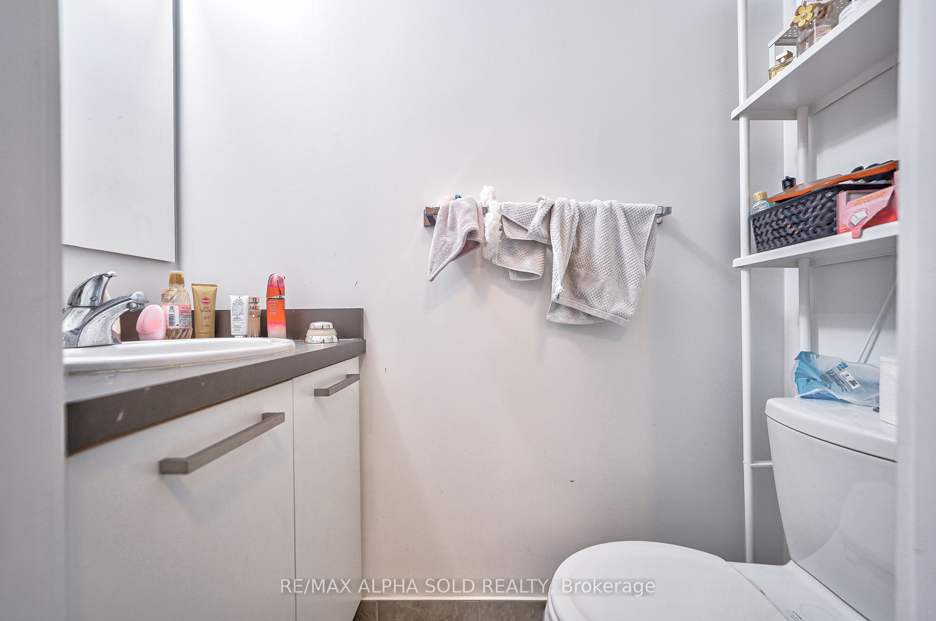 12 York St, #707